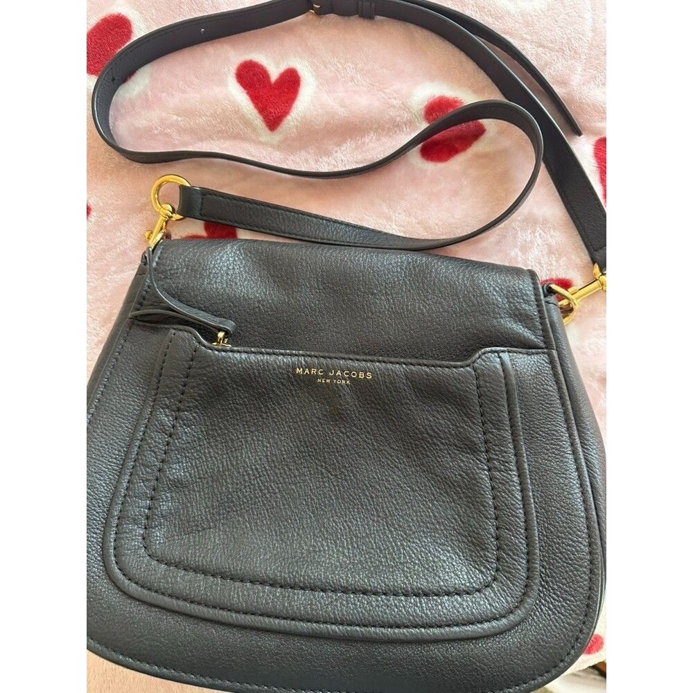 Marc Jacobs Empire City Messenger crossbody bag in black pebbled leather